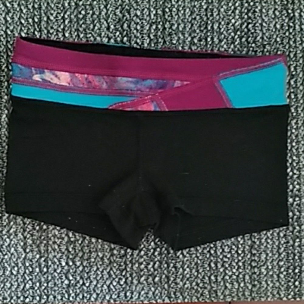 Ivivva Rhythmic Short size 6 black/pattern